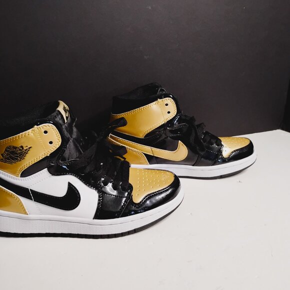 Women Nike Air Jordan 1 High Top Reto Size 5.5 OG NRG 'Gold Top 3' - Picture 3 of 14